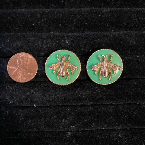 Green and gold bug earrings - Picture 2 of 3